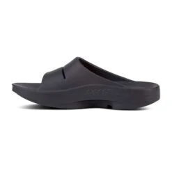 OOfos Unisex OOahh Slide - Black-Regular (D) -Shoe Sale Shop 1100BLK shot4 932x680 4335a43b 991e 47b0 a4fb dd9f69537c74