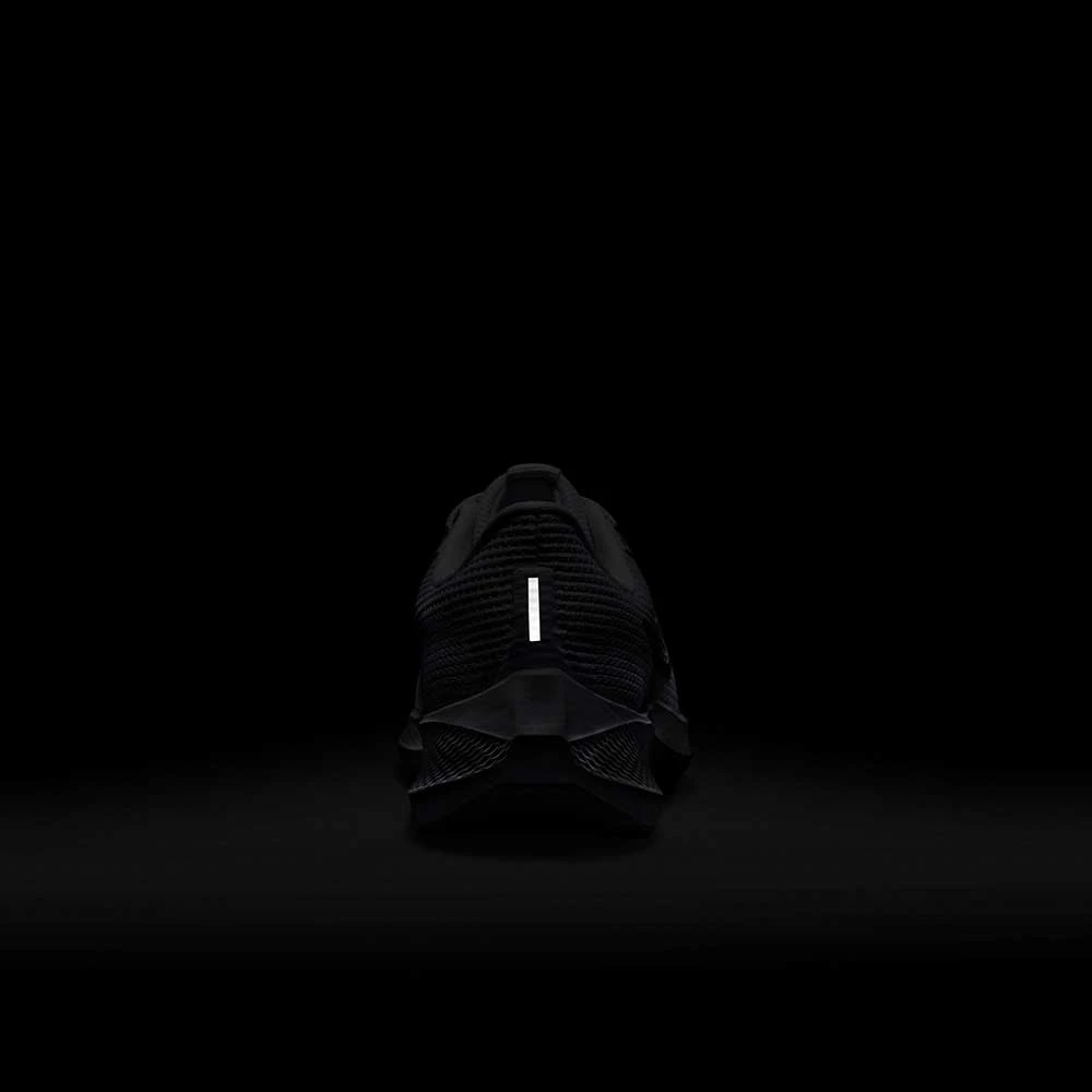 Nike Women's Air Zoom Pegasus 40 Running Shoe- White/Metallic Silver/Pure Platinum- Regular (B) 7 Nike Women's Air Zoom Pegasus 40 Running Shoe- White/Metallic Silver/Pure Platinum- Regular (B) - Image 5